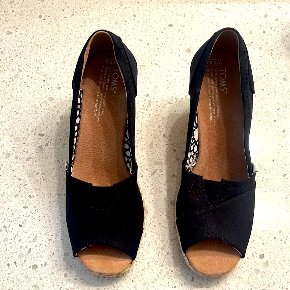 Black Toms Wedges! 🖤✨
